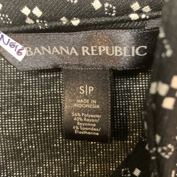 Banana Republic NWOT Knit Black w White Office Top, Stretch - Picture 10 of 11